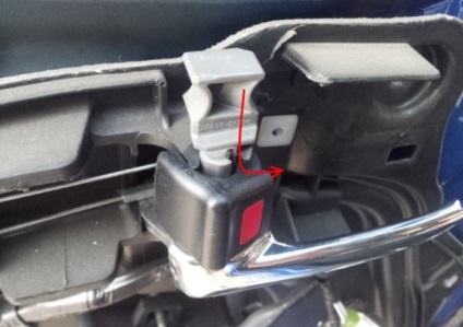 Cum se face izolarea fonică într-o mașină Mazda 3