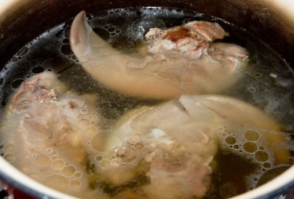 Як варити яловичий і свинячий мову в каструлі або мультиварці до готовності
