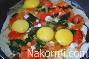 Cum să prăjiți ouă și roșii în rețeta armeniană cu o fotografie