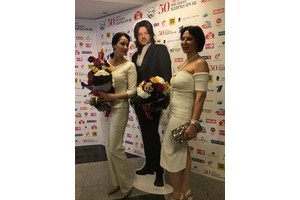 Pentru Kirkorov - 50! Philip Kirkorov a venit la concert în costum de costum pentru prețul unui gunoi de la Moscova - femeie