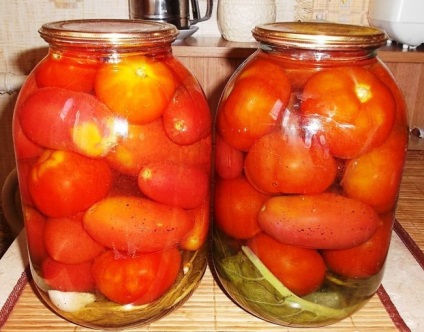 Conservarea de roșii în rețete de sticlă de litru de tomate cu tarhun într-un litru de două litri, un an și jumătate,