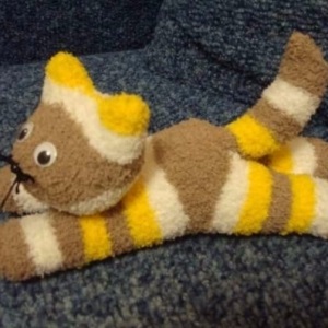 Котик з шкарпеток своїми руками