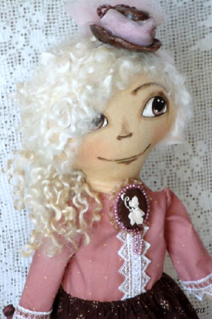 Doll tilde