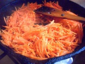 Курка з морквою в сметані рецепт з фотографіями