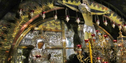 Kouvuklia în templul Sfântului Mormânt - convergența focului binecuvântat