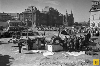 Mascarea Kremlinului în timpul lupilor (10 fotografii)