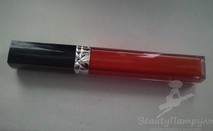 Opinia de luciu de buze rouge dior brilliant intr-o frumoasa umbra 844