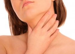 Мокрота в горлі без кашлю - причини