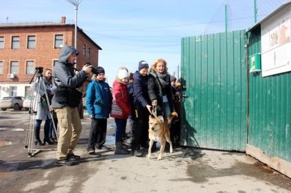 Морди сумні, в очах - страх співробітники «СПЕЦАВТОБАЗА» в Єкатеринбурзі показали, що вони роблять