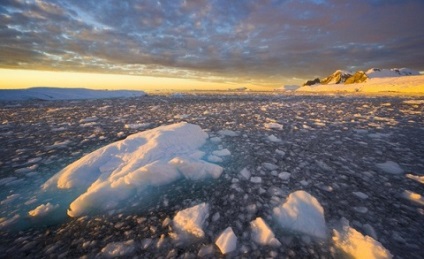 Marea de lângă Antarctica - oceanul de sud - apa - sursa frumuseții și a tineretului