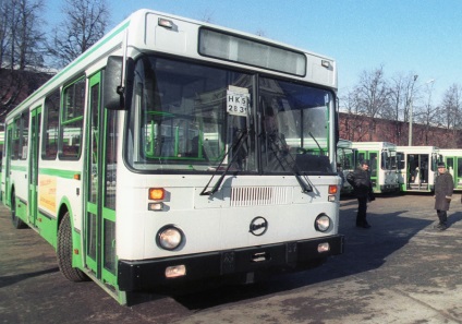 Moscova, știri, pe autostrada Yaroslavl în suburbii, un autobuz ars, a rănit 10 persoane