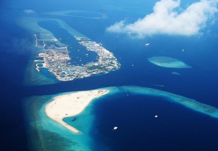 Insula de gunoi din oceanele lumii a crescut de 100 de ori