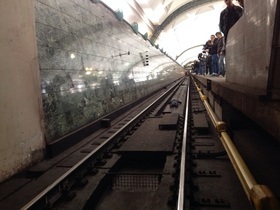 На станції метро «Новокосіно» відбулося падіння пасажира на рейки