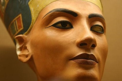 Нефертіті, цариця Єгипту прекрасна і загадкова