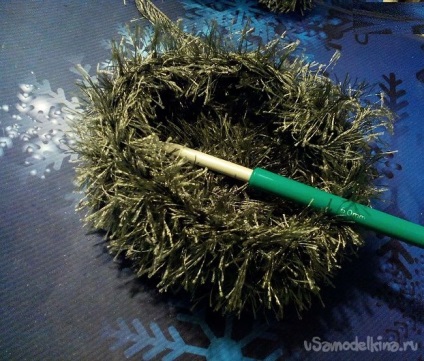 Karácsonyfa a „fű” fonal