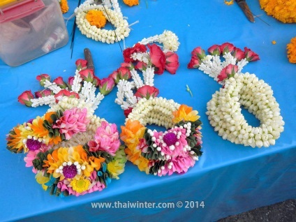 Обереги й амулети з живих квітів в Таїланді