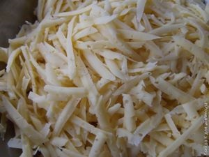 Nagyon lusta pirog sajttal (egyszerű receptek) Nagyon lusta galuska sajttal