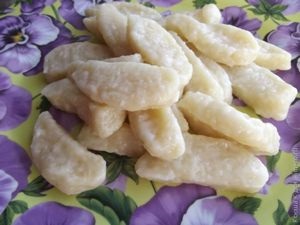 Nagyon lusta pierogi sajttal (sajt) Nagyon lusta galuska sajttal
