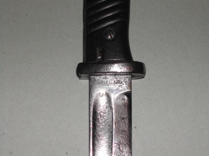 Identificați cuțitul baionetă