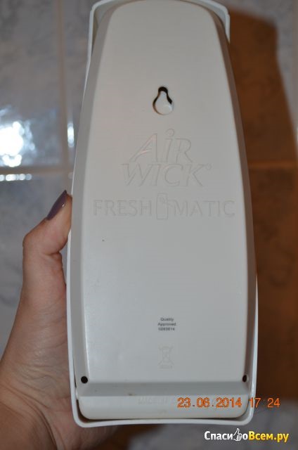 Feedback cu privire la automatul de pulverizare cu un regulator de intensitate a pulverizatoarelor Air Wick freshmatic - picant