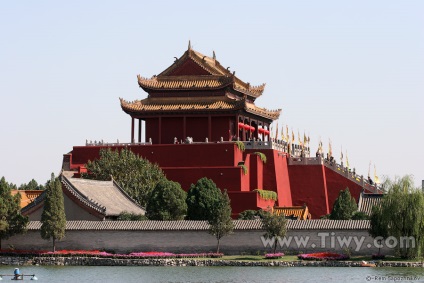 Dragon Pavilion, Kaifeng - 2008 - salut, china!
