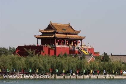 Dragon Pavilion, Kaifeng - 2008 - salut, china!