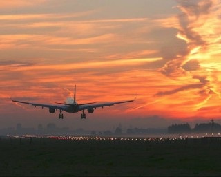 Плюси і мінуси при авіаперевезеннях вантажів