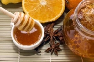 Proprietăți utile de miere cu scorțișoară