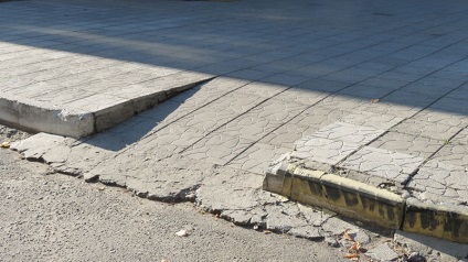 Klinikák és gyógyszertárak és Irpin Büchin letiltott bemeneti korlátozott (fotó)