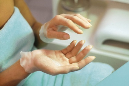Користь воскових ванночок для рук доведена, красиві нігті - додаток твого образу