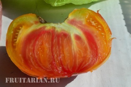 Помідори сортів сибірський малахіт, грейпфрут і апельсин