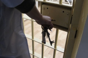 Працюючі в тюрмах ув'язнені отримають право на пенсію - російська газета