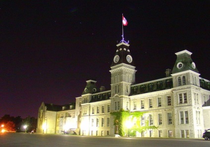 Colegiul militar regal al programelor din Canada, cerințe, costuri