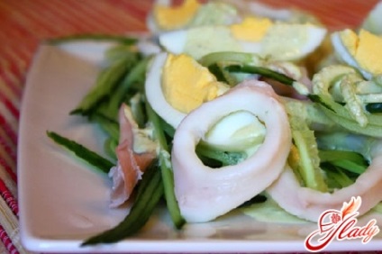 Squid saláta uborkával
