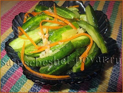 Салат з огірків з корейської приправою для морквини