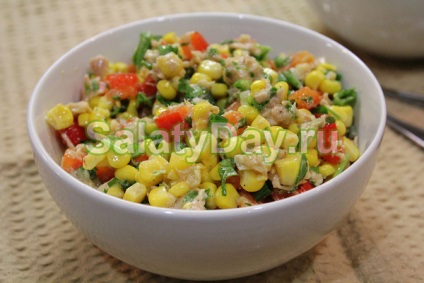 Салат з тунцем і кукурудзою - корисно і поживно! Рецепт з фото і відео