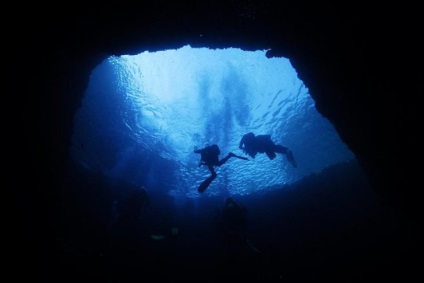 Cele mai adânci și cele mai periculoase găuri din ocean