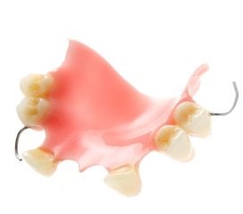 Знімні зубні протези