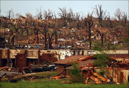 Tornado și diferența de tornadă și total