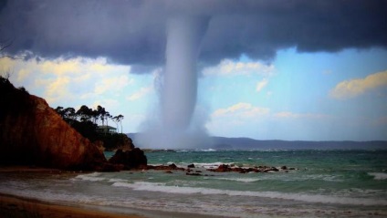 Tornado și diferența de tornadă și total