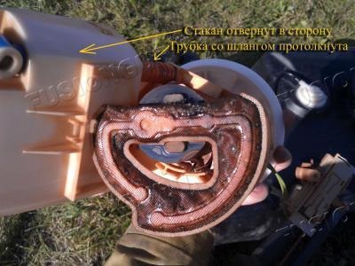 Eltávolítása az üzemanyagtartályt (javítás) Eltávolítása az üzemanyagtartályt