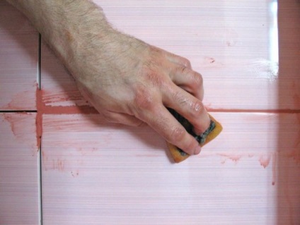 Поради з питання як класти плитку на стіну кахельну і керамічну