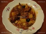 Stifado (carne de vită cu cartofi în limba greacă)