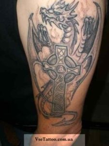 Tattoo cruce cu valoarea dragonului, fotografie, descriere