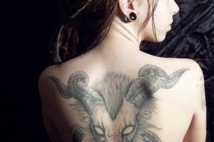 Tattoo arie foto - constelație în tatuaj masculin și feminin, yurets îndrăzneț