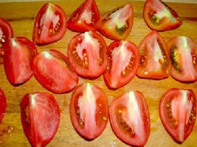 Tomato - regele Petr descrierea și descrierea soiului de roșii, caracteristici de cultivare, fotografii de copt