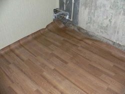 Plasarea linoleum cu propriile mâini pas cu pas instruire cu privire la modul de a pune linoleum pe lemn și beton