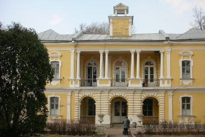 Bruce Manor Glinka Monino