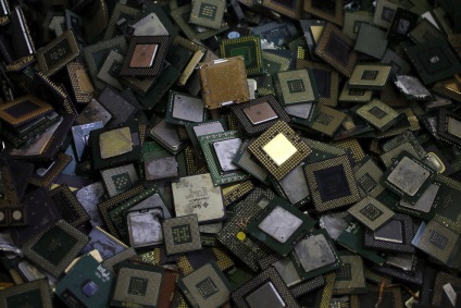 Застаріла електроніка з дорогоцінними металами, фото новини