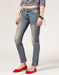 Вузькі джинси